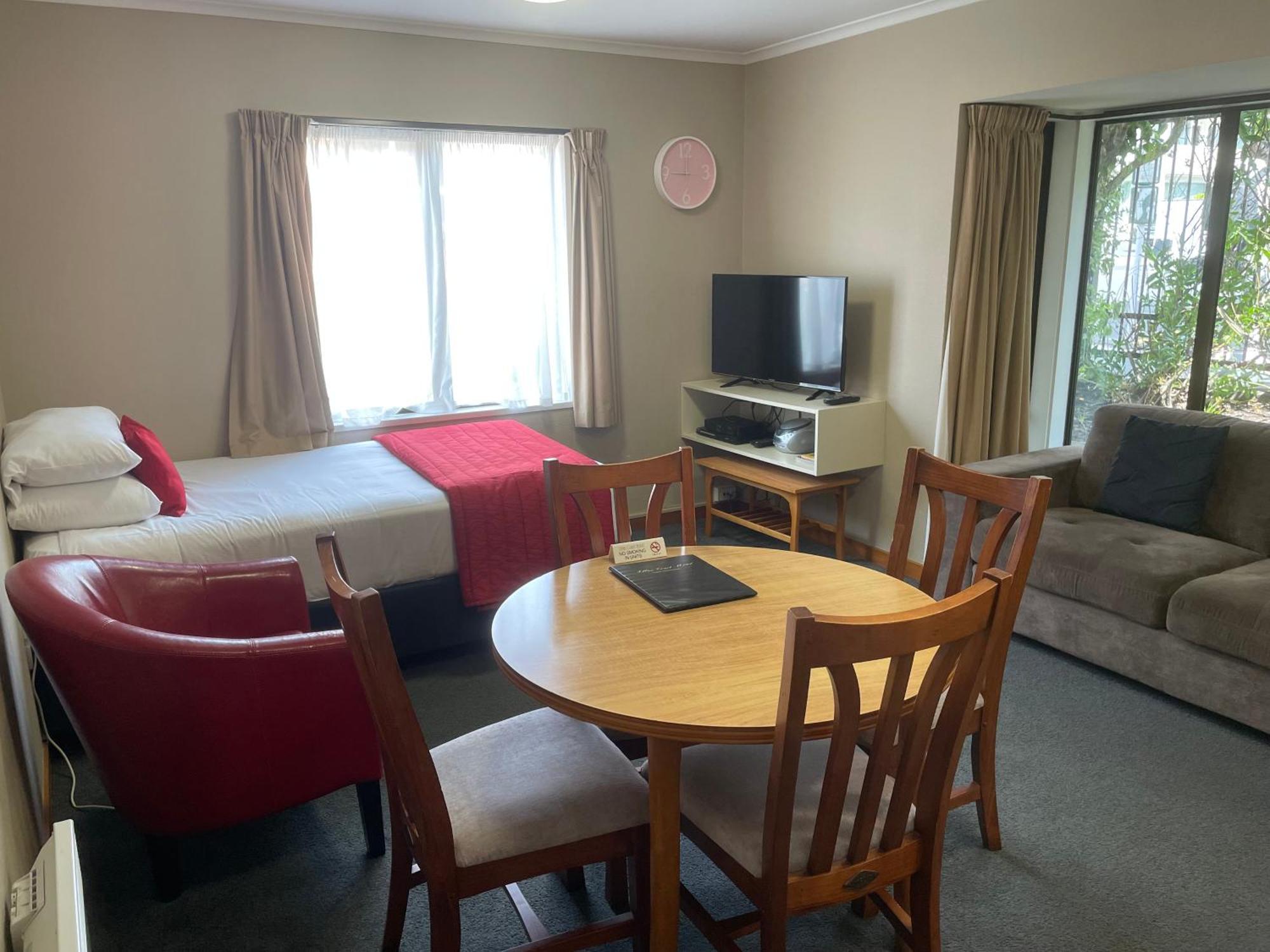 Allan Court Motel Dunedin Exterior photo